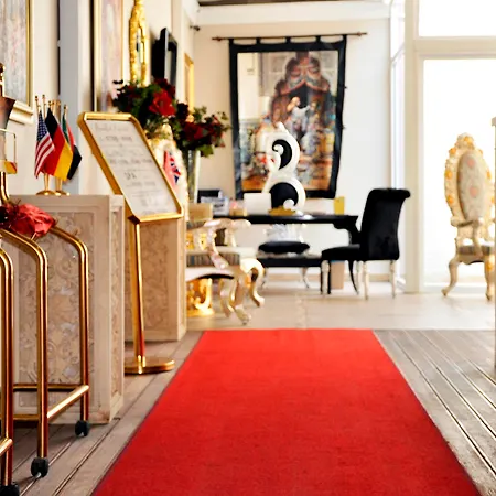 Otel Elegance East