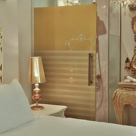 Elegance East 4*