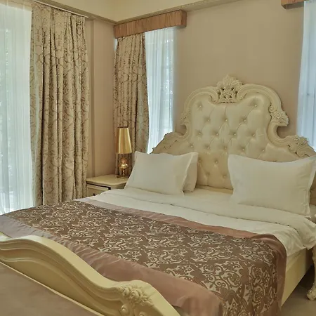 Elegance East 4*