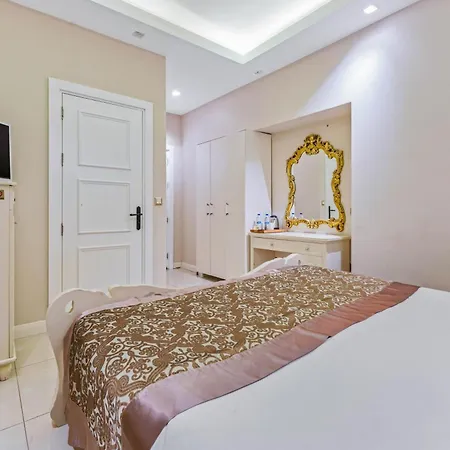 Elegance East