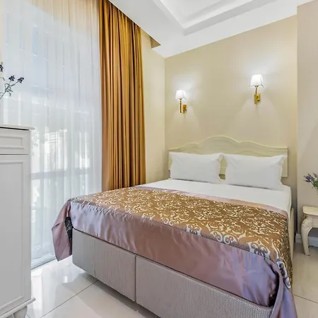Elegance East 4*