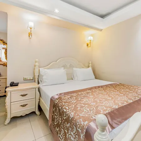 Otel Elegance East 4*