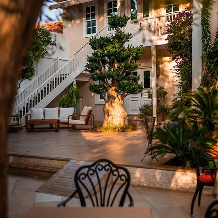 Otel Elegance East 4*